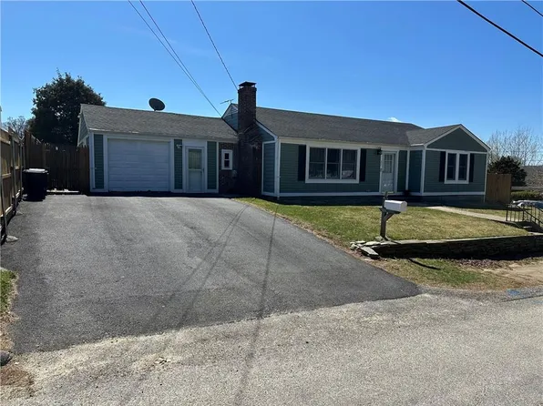 32 Harrington Dr, Johnston, RI 02919