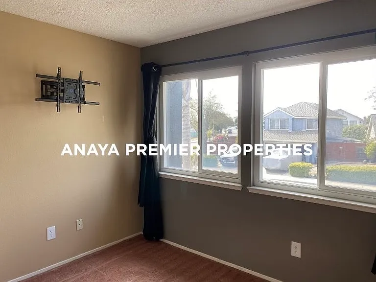 1081 Ofarrell Ct — Photo 9