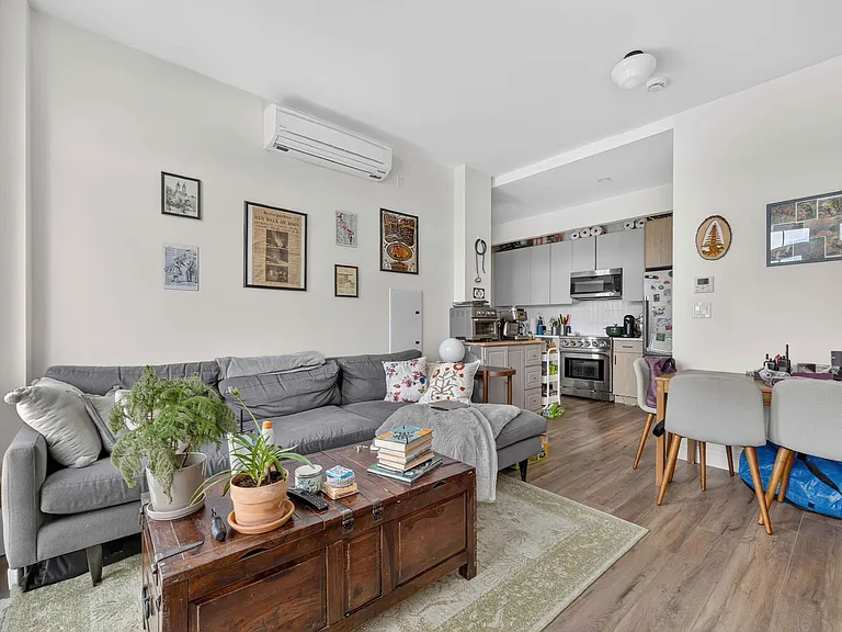 270 Sullivan Pl #7B — Photo 6