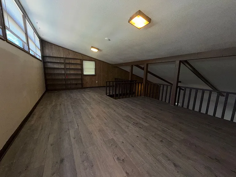 41 Central Ln — Photo 13