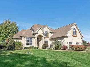 912 Amber Ln, Lake Villa, IL 60046