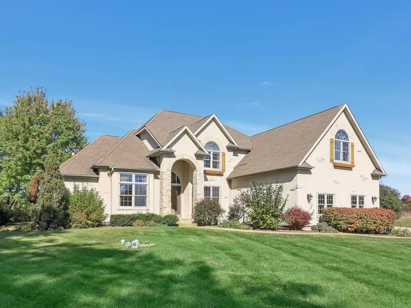 912 Amber Ln, Lake Villa, IL 60046