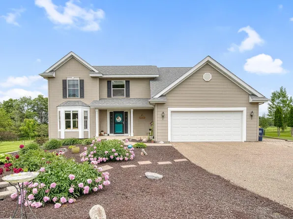 2528 14th St NE, Faribault, MN 55021