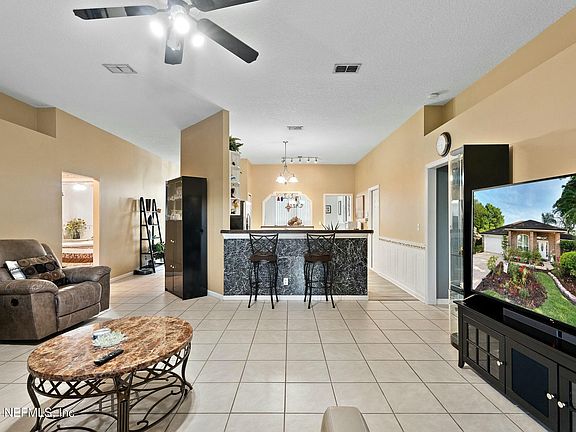 4th image of 14612 BERRINGER Lane