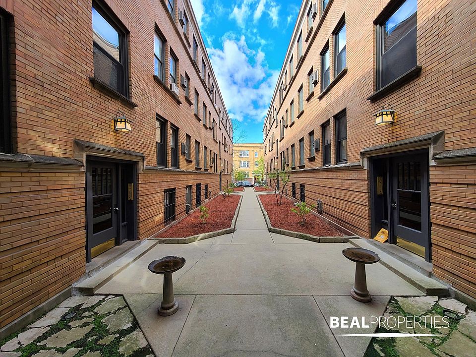 1st image of 821 W Cornelia Ave #413