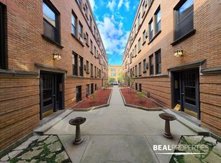 821 W Cornelia Ave #413, Chicago, IL 60657