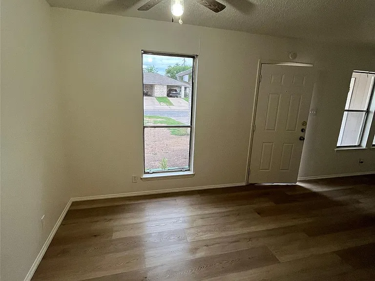 905 Fieldwood Dr #B — Photo 13