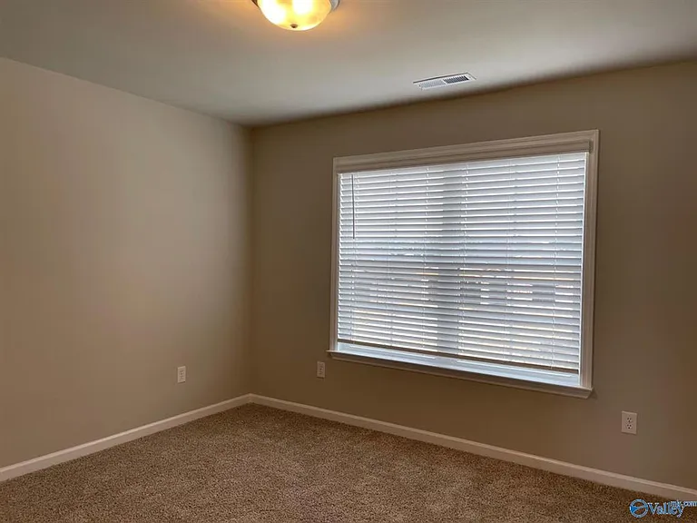 102 Wyatt Miles Ln — Photo 7