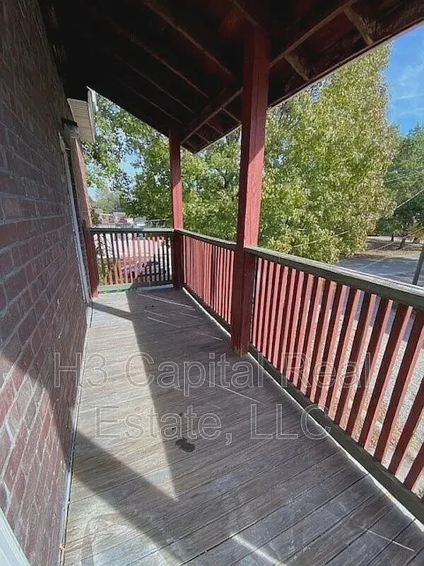 2460 Benton St #A photo 1