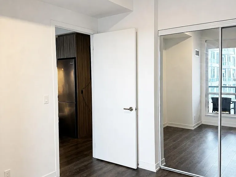 7950 Bathurst St #1013 — Photo 4