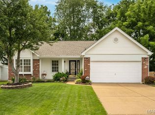 11365 Brierhall Cir, Maryland Heights, MO 63043