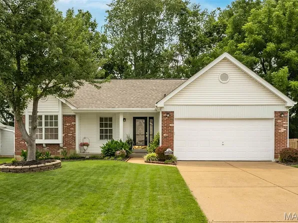 11365 Brierhall Cir, Maryland Heights, MO 63043