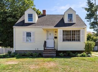 28 Brewster Rd, Wakefield, MA 01880