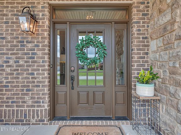 5th image of 1439 Edenbridge Dr