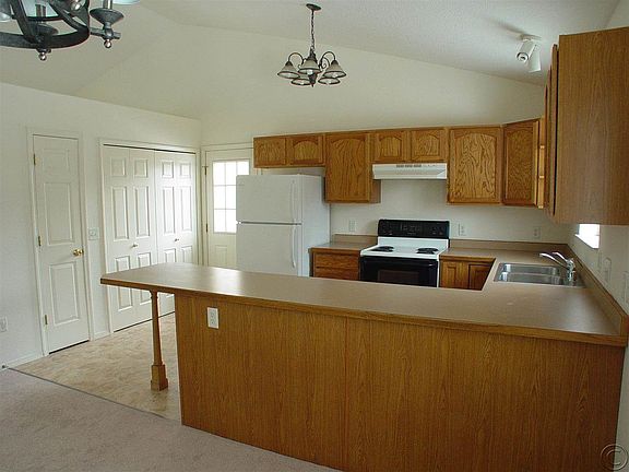3rd image of 2823 Sheffield Dr