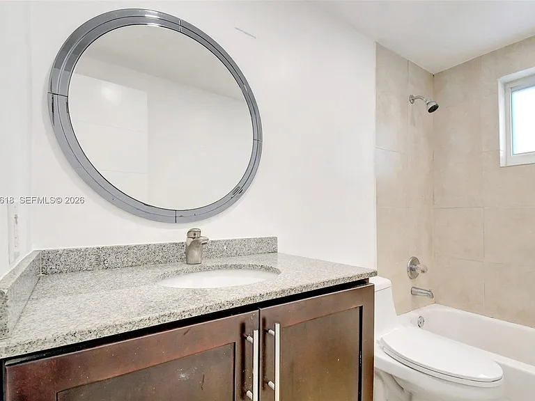 407 SE 9th Ct #1 — Photo 14