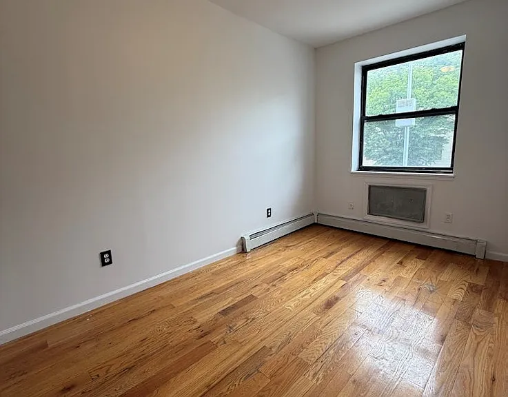 1108 Halsey St #2 — Photo 5