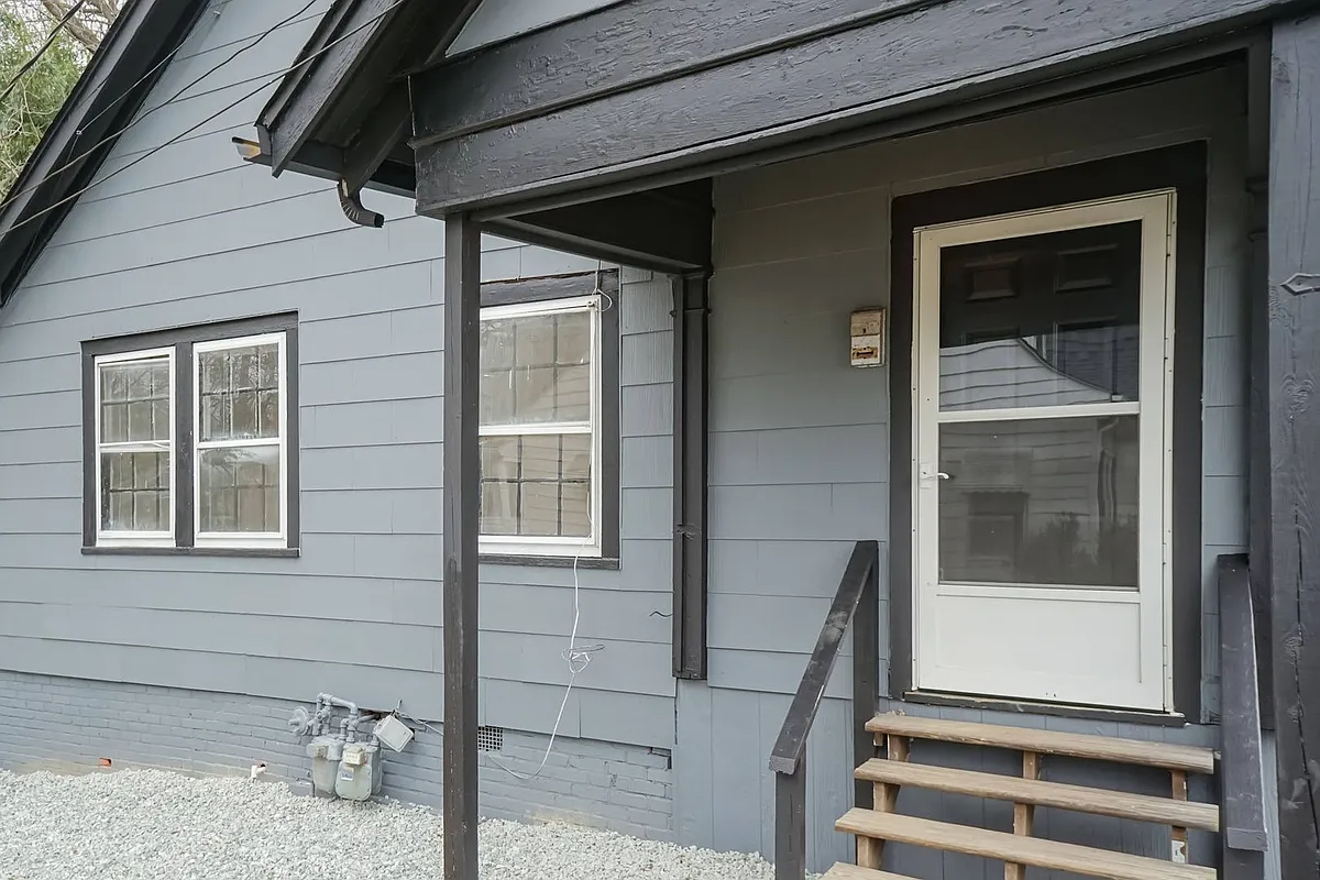 Building Photo - N Main St Duplex