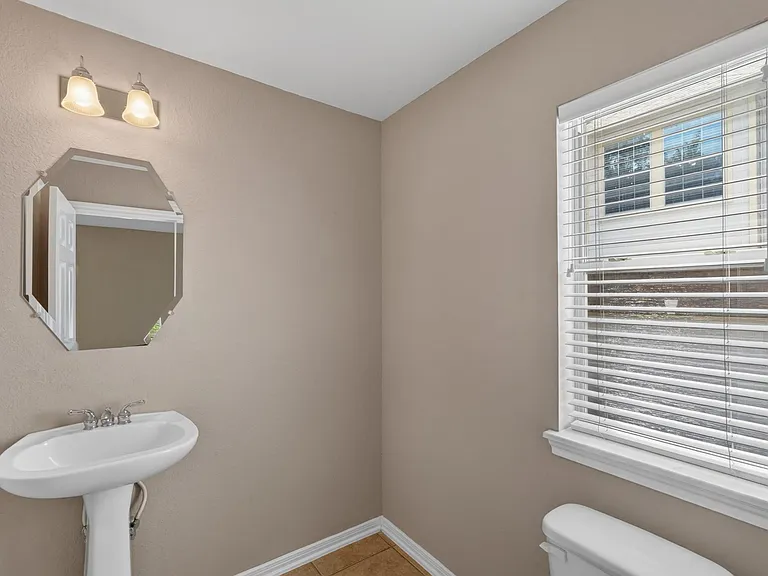 138 Zephyr Bend Pl — Photo 26