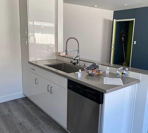 4th image of 720 N Market St APT 3