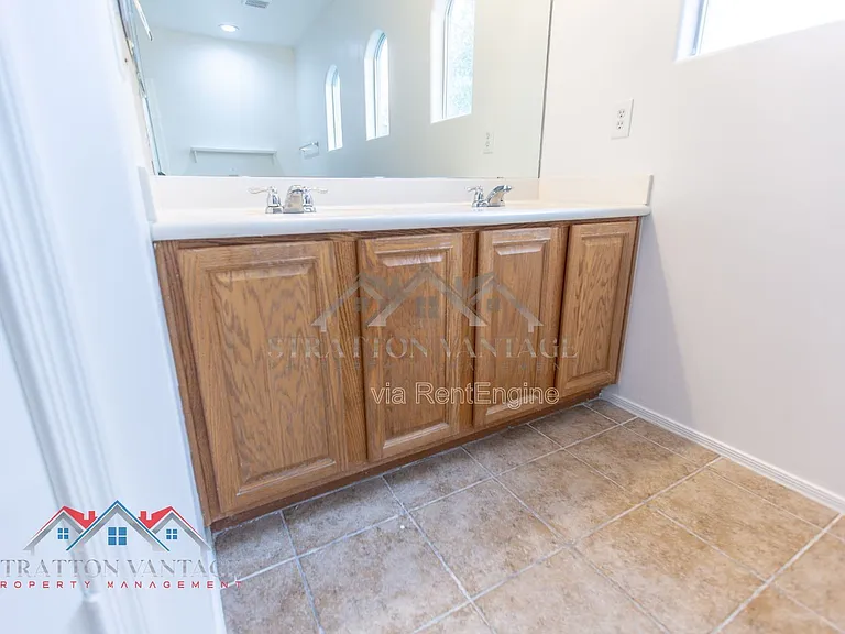 110 N Cholla St — Photo 56