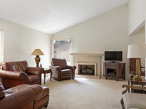 5th image of 16670 Bernardo Oaks Dr