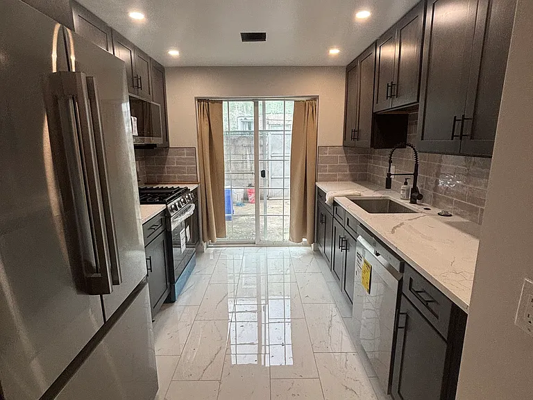 127 Dudley St — Photo 3