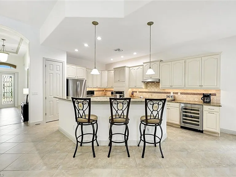 7655 Martino Cir — Photo 9