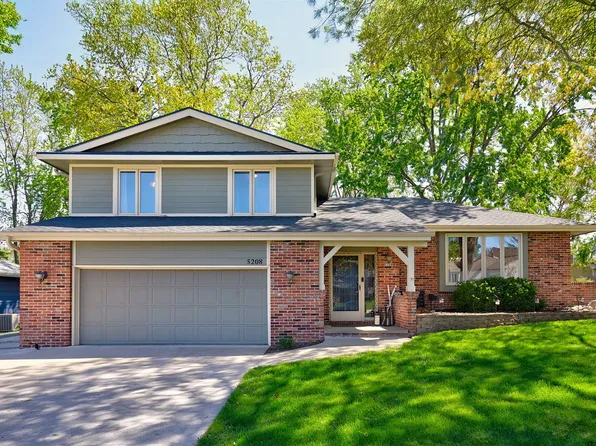 5208 Pommel Pl, West Des Moines, IA 50265