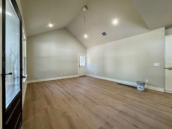 4th image of 10 Birsay Cir