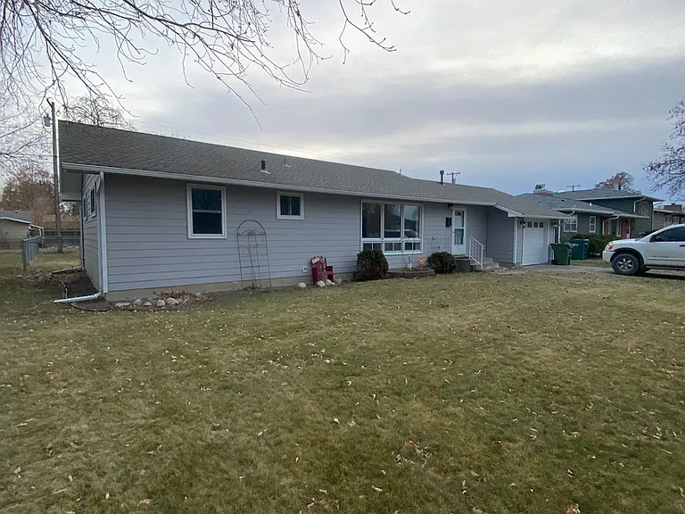 2304 Hewitt Dr — Photo 5