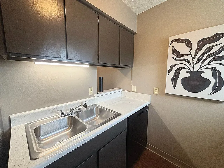 Riverbend - Kitchen