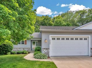 6690 Green Valley Ct SE, Caledonia, MI 49316