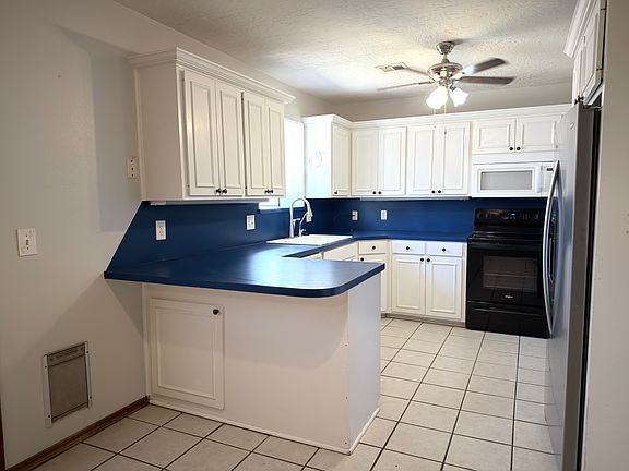 4th image of 1813 NW 76th St