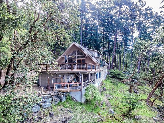 2nd image of 221 Marina Heights Ln