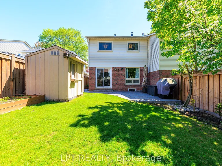6 Odin Cres — Photo 32