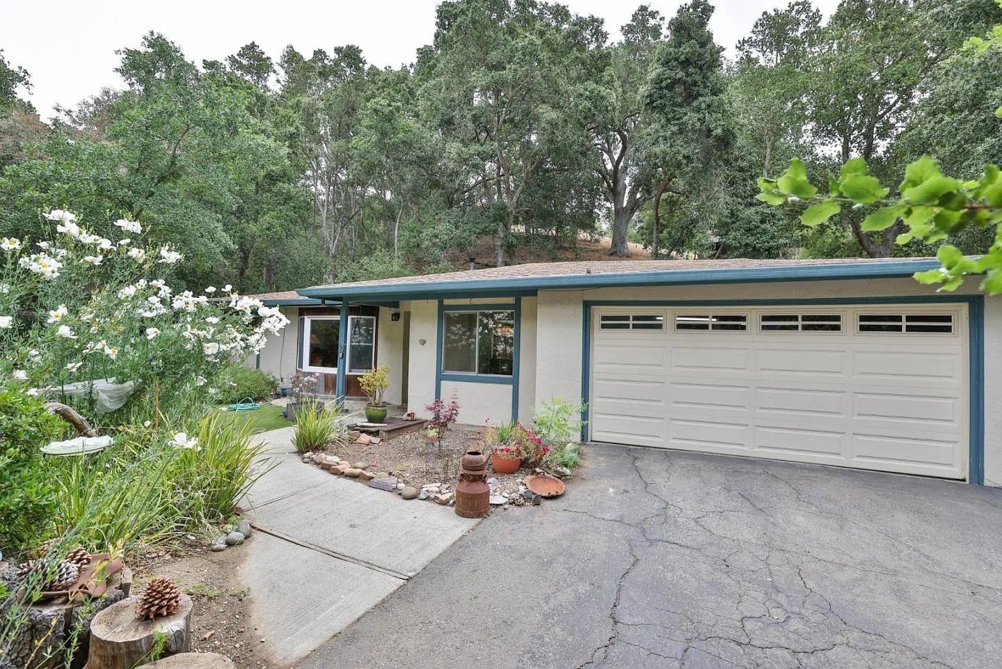 22030 Regnart Rd photo 1
