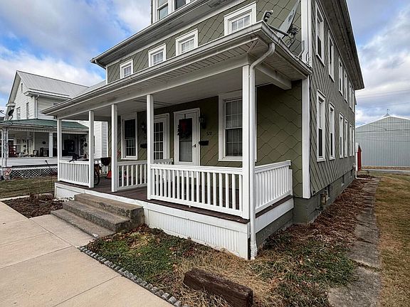 3rd image of 528/530 Walnut St