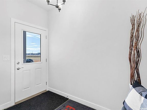 2nd image of 527 Feheregyhazi Blvd