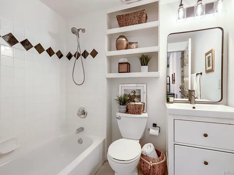 1425 N Washington St #302 — Photo 9