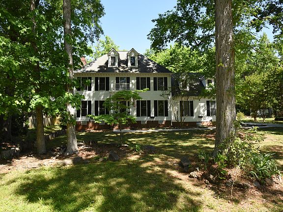 2nd image of 611 Flagstone Way