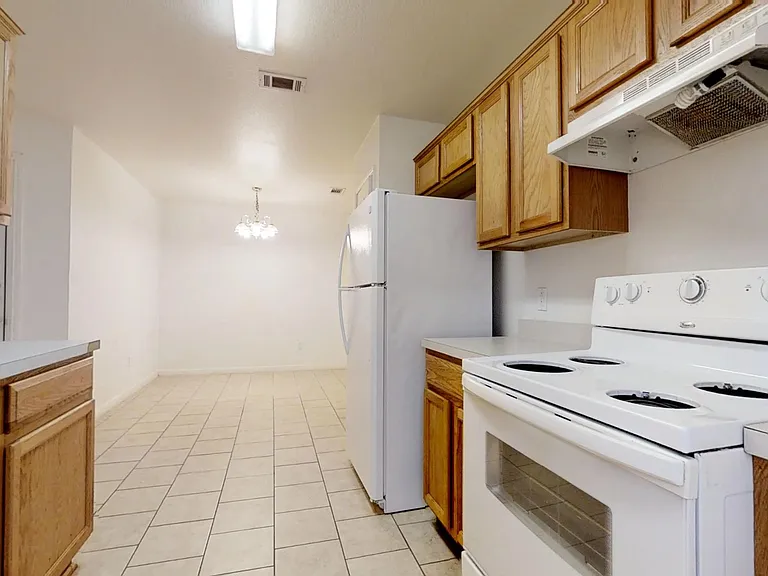 316 Cedar Ridge Dr #B — Photo 14