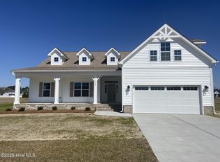 1030 Buckley Dr, Grimesland, NC 27837