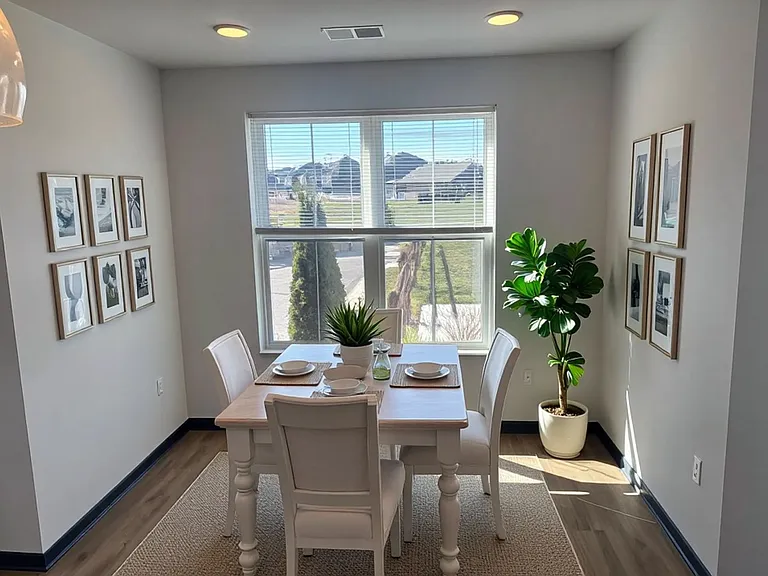 Homestead Luxury Apartments — Photo 25