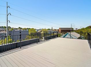 51 Crescent Ave #PENTHOUSE 8, Chelsea, MA 02150