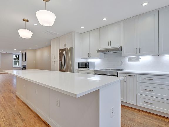 5th image of 29 Bates St NW