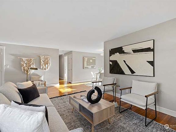 2nd image of 15703 NE 1st St #1