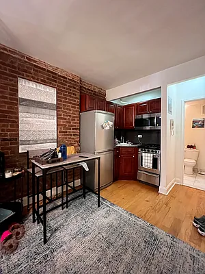 Rented by City Connections Realty | media 5