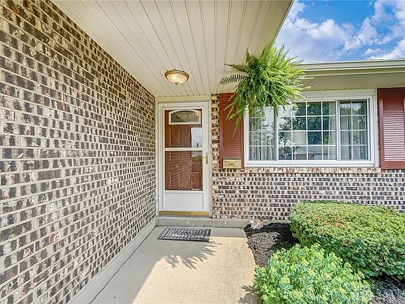 4th image of 6148 Rosecrest Dr