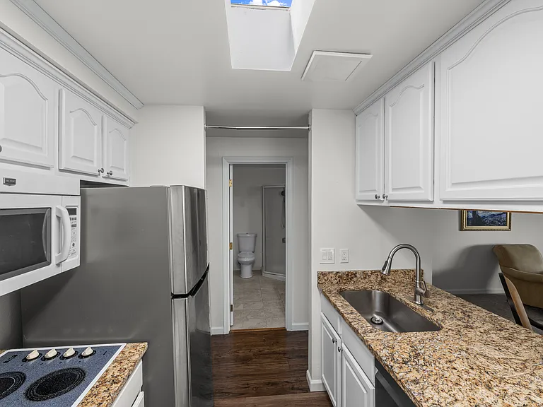 6627 Lakeview Dr #A304 — Photo 10